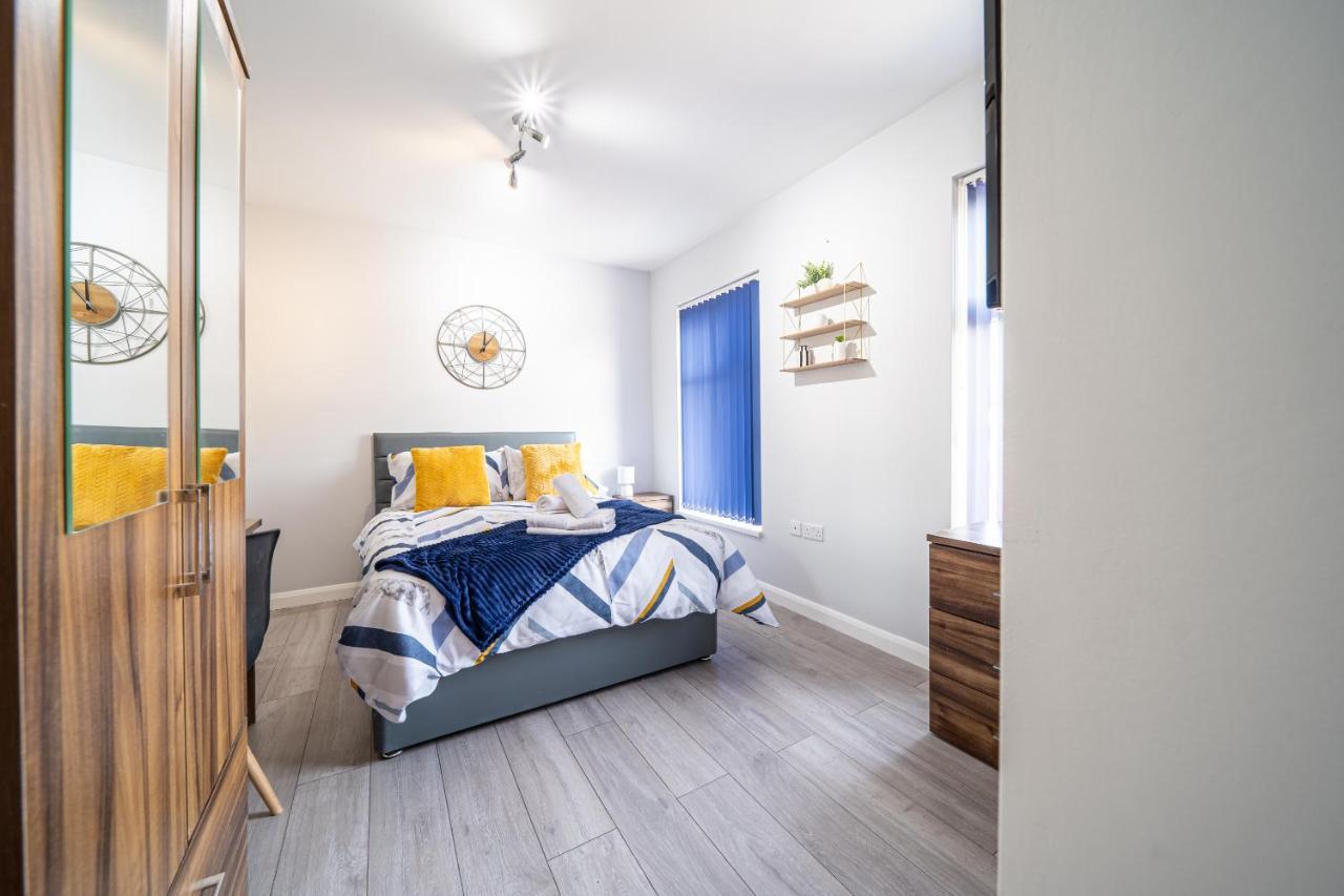 Studios With Ensuite Showers & Share Kitchens Prime Location Near Hospital, Town Center Apt 3 St Helens  Exterior foto