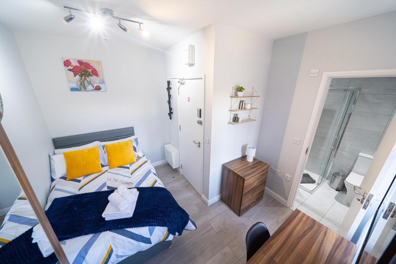 Studios With Ensuite Showers & Share Kitchens Prime Location Near Hospital, Town Center Apt 3 St Helens  Zimmer foto